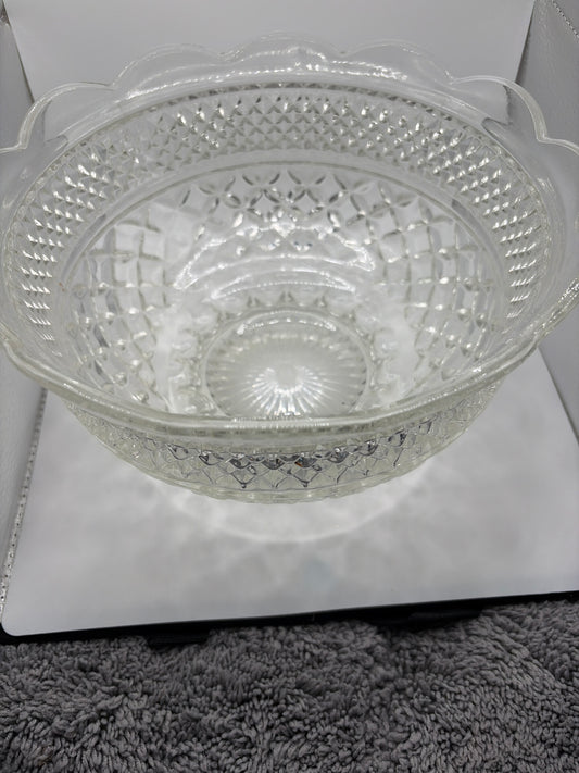 Vintage Anchor Hocking Wexford Bowl: Scalloped Glass Serving Bowl. 10” wide 6” high