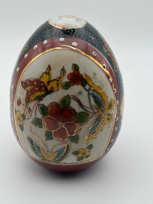 Vintage Japanese Satsuma porcelain hand painted egg