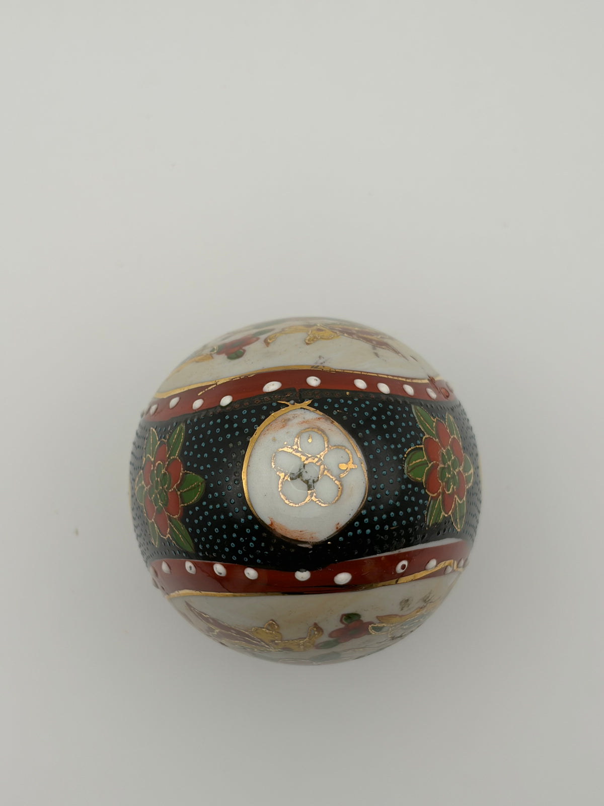 Vintage Japanese Satsuma porcelain hand painted egg