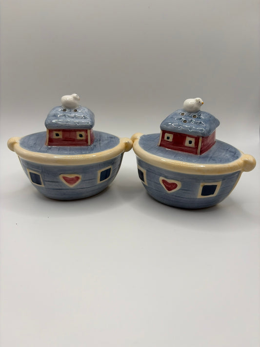 Vintage Susan Winget "Noah's Ark" Salt & Pepper Shakers   Collectors/ Kitchen