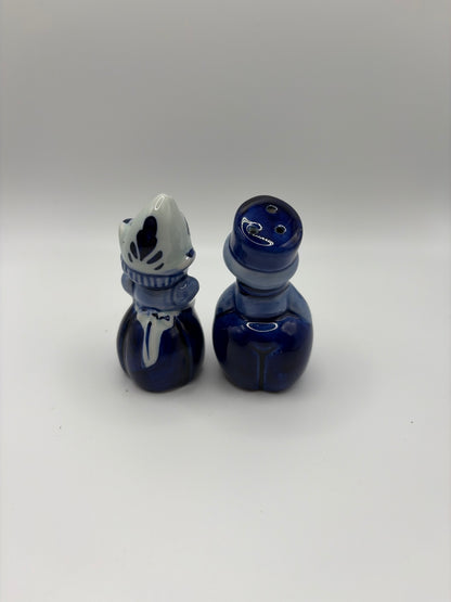 Vintage DELFT BLUE Dutch Boy Girl Salt Pepper Shakers Holland Porcelain