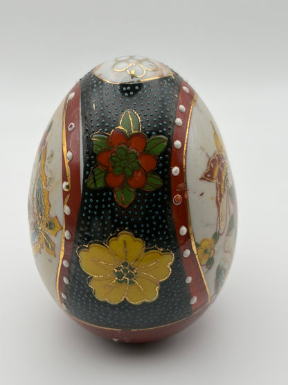 Vintage Japanese Satsuma porcelain hand painted egg