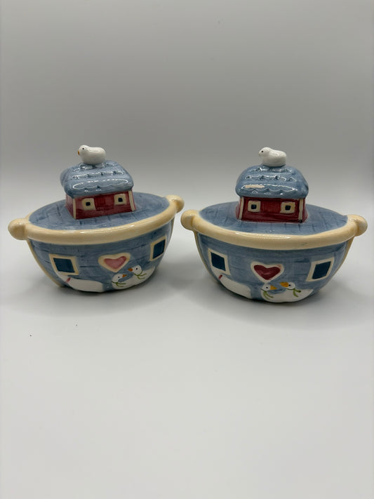 Vintage Susan Winget "Noah's Ark" Salt & Pepper Shakers   Collectors/ Kitchen