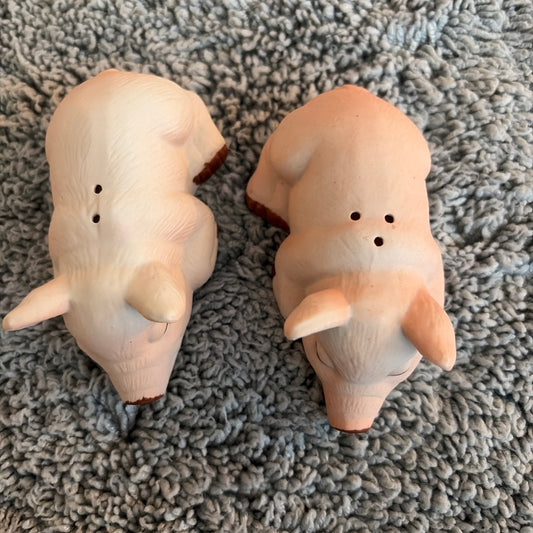 Vintage ARTMARK Ceramic Pig  Salt And Pepper Shaker Set Taiwan