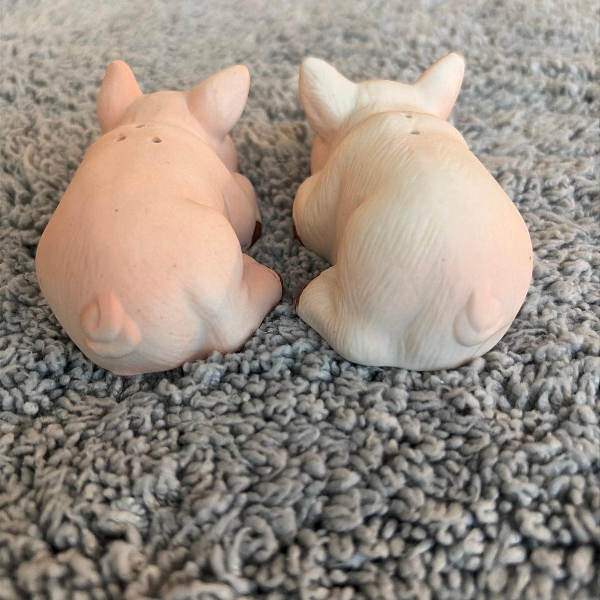 Vintage ARTMARK Ceramic Pig  Salt And Pepper Shaker Set Taiwan
