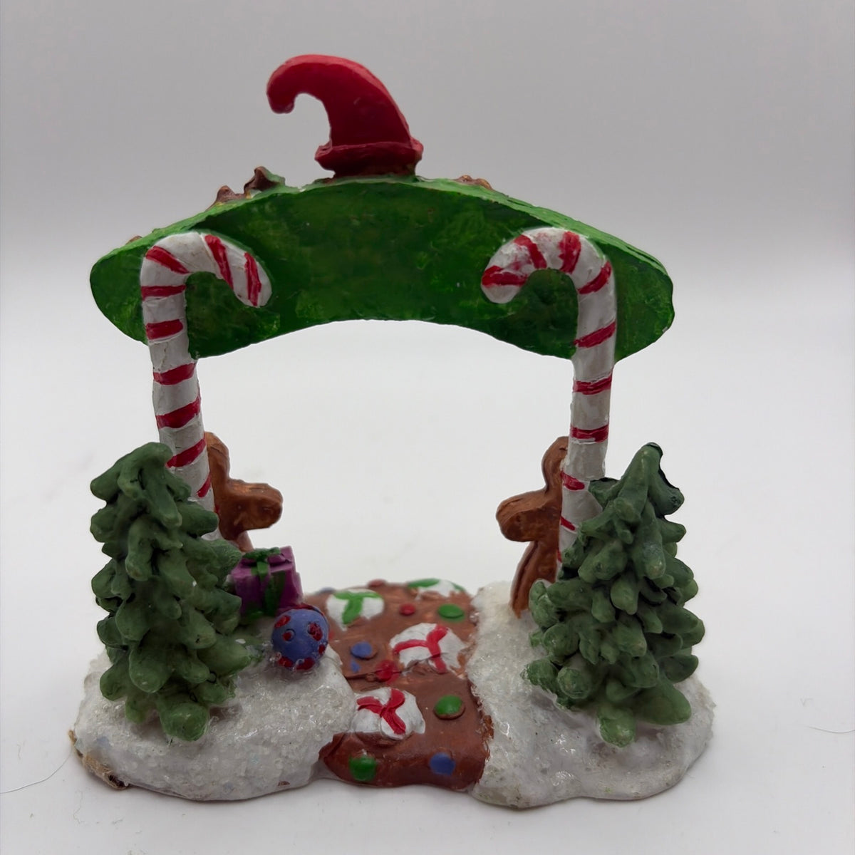 GINGER FROST LANE CHRISTMAS VILLAGE MERRY CHRISTMAS BANNER ARCH ACCESSORIES