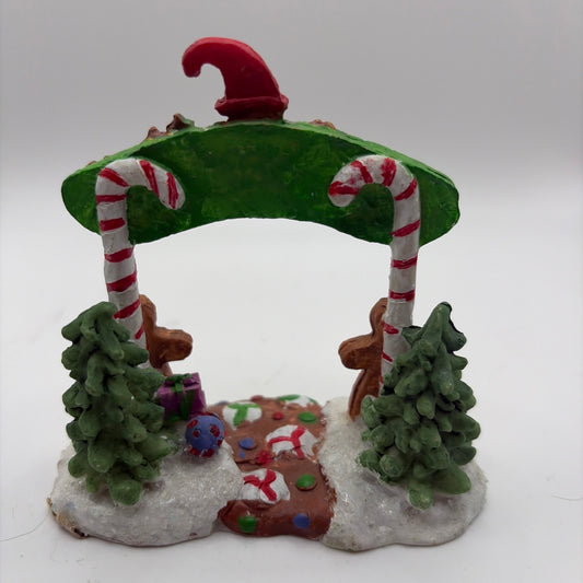 GINGER FROST LANE CHRISTMAS VILLAGE MERRY CHRISTMAS BANNER ARCH ACCESSORIES