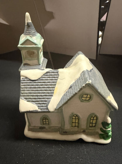 1994 Vintage Yi Cheing Ceramic Building